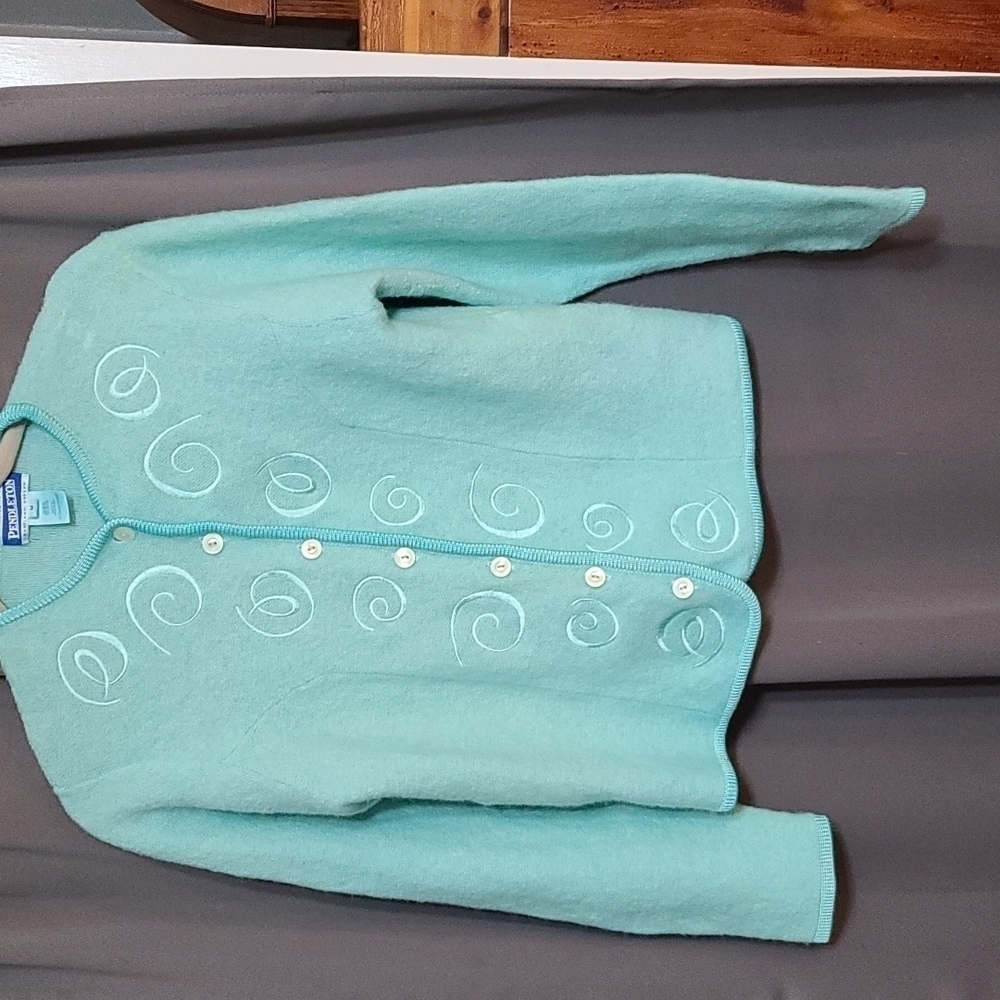 Pendleton wool blend embroidered sweater‎ size M